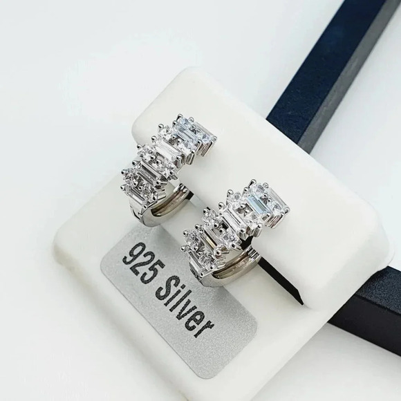 "925 Sterling Silver Cubic Zirconia Earrings, UU1P6A6157 - Picture 7 of 11